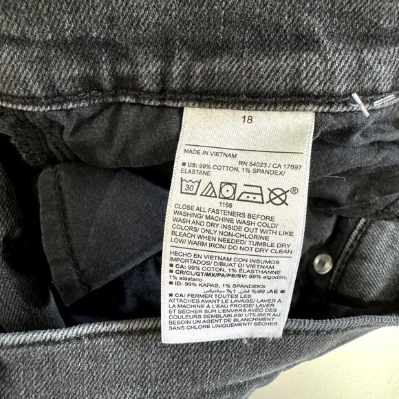 Old Navy Women's Boyfriend Jeans - Black - Picture 9 of 11